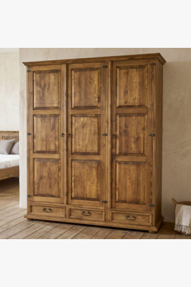 Triedverová rustikálna skriňa